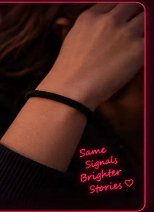 Today’s NOTICED signal visual: Black hair tie on your right wrist